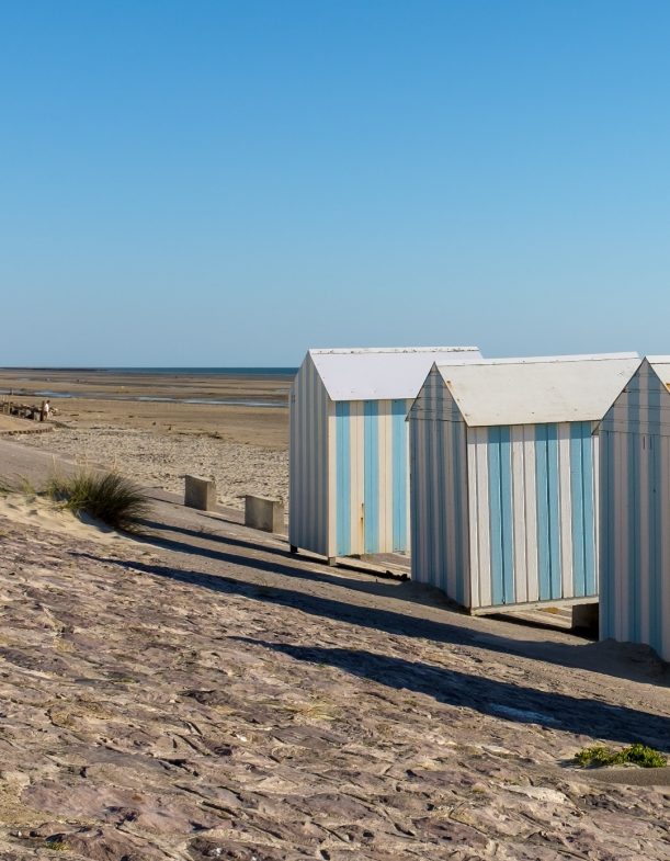 striped-beach-cabins-in-hardelot-france-picture-id1307274499